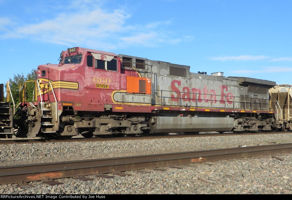 BNSF 660